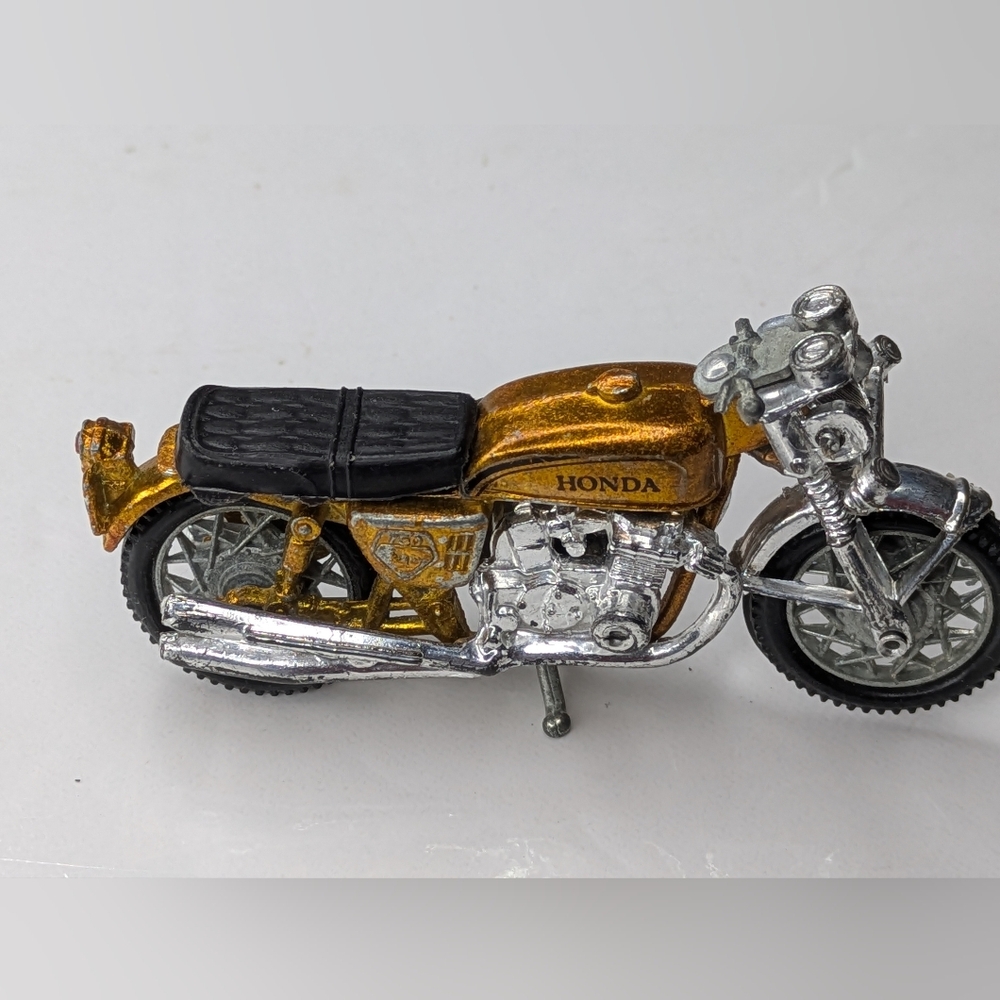 Vintage 1980 ZEE TOYS Gold HONDA 750 Motorcycle diecast - Picture 5 of 8